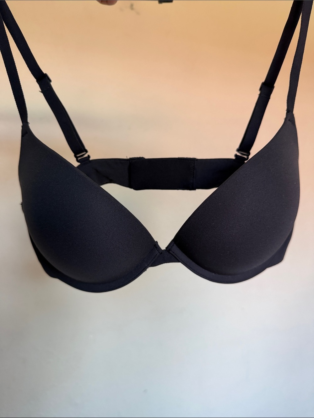 Skims Wireless Super Push up Bra Onyx Size 34B NWOT